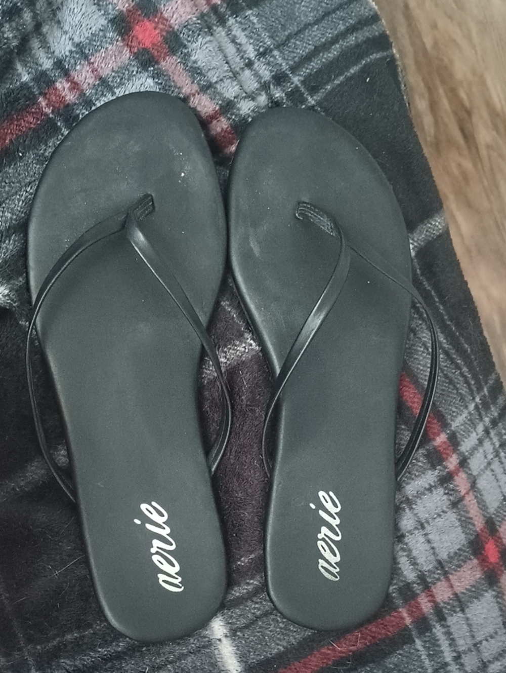aerie Black Slim-Strap Women's Flip Flop Sandals